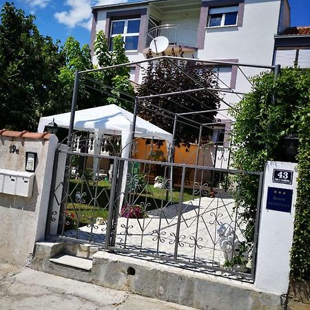 Kaštela Apartmani Luis מראה חיצוני תמונה