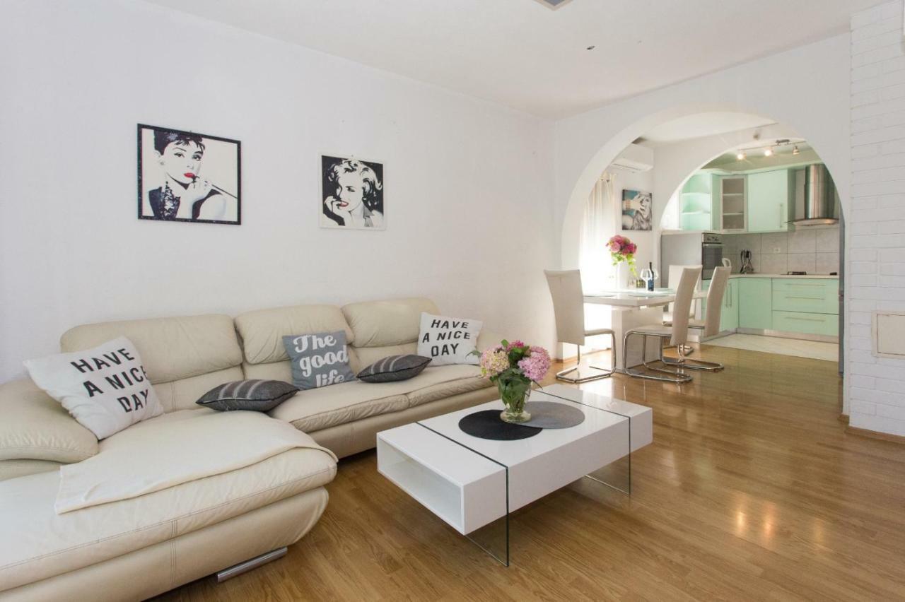 Kaštela Apartmani Luis מראה חיצוני תמונה