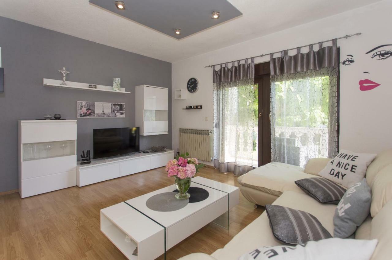 Kaštela Apartmani Luis מראה חיצוני תמונה