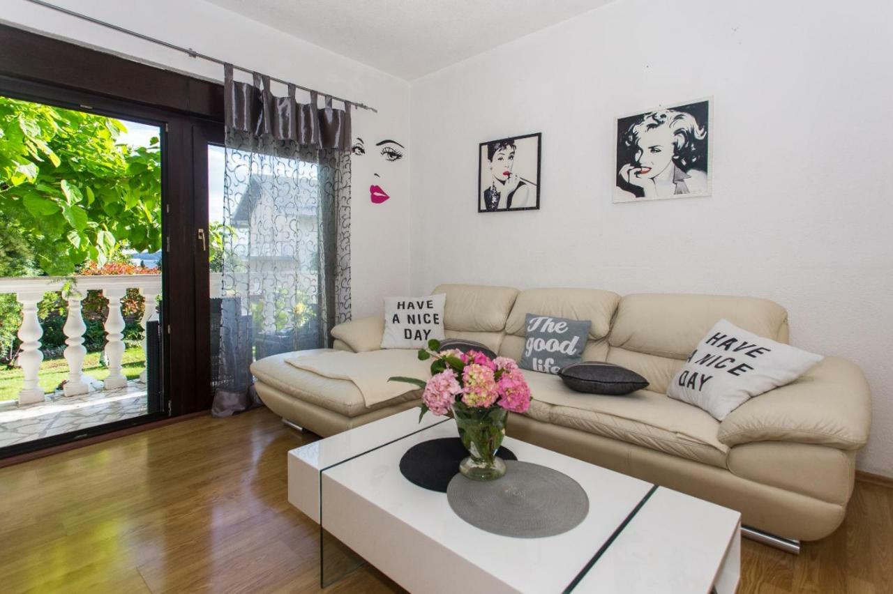 Kaštela Apartmani Luis מראה חיצוני תמונה