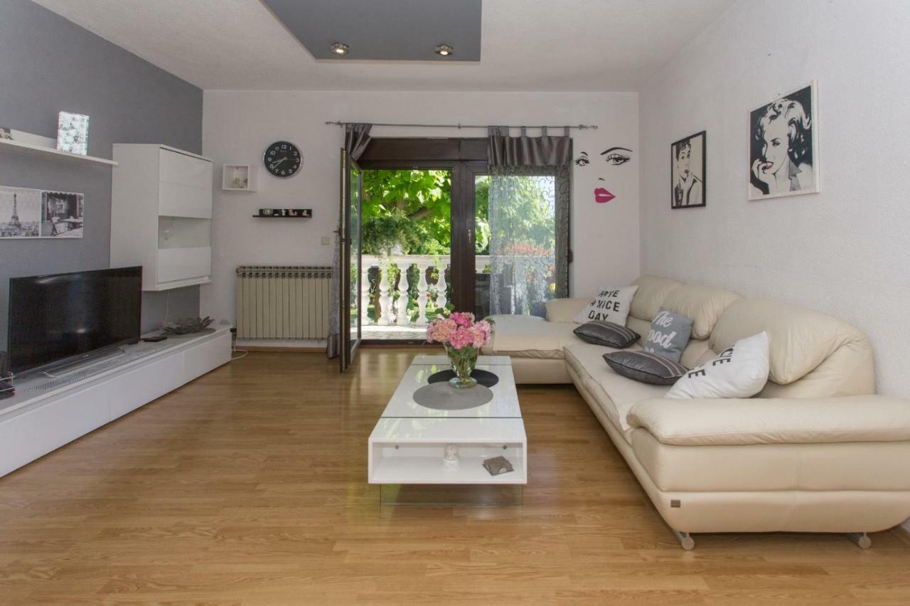 Kaštela Apartmani Luis מראה חיצוני תמונה